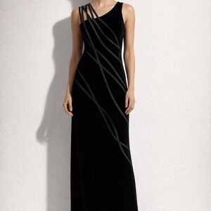 Cache | Vintage Tadashi Shoji for Cache Black Velvet Floor Length Formal Gown